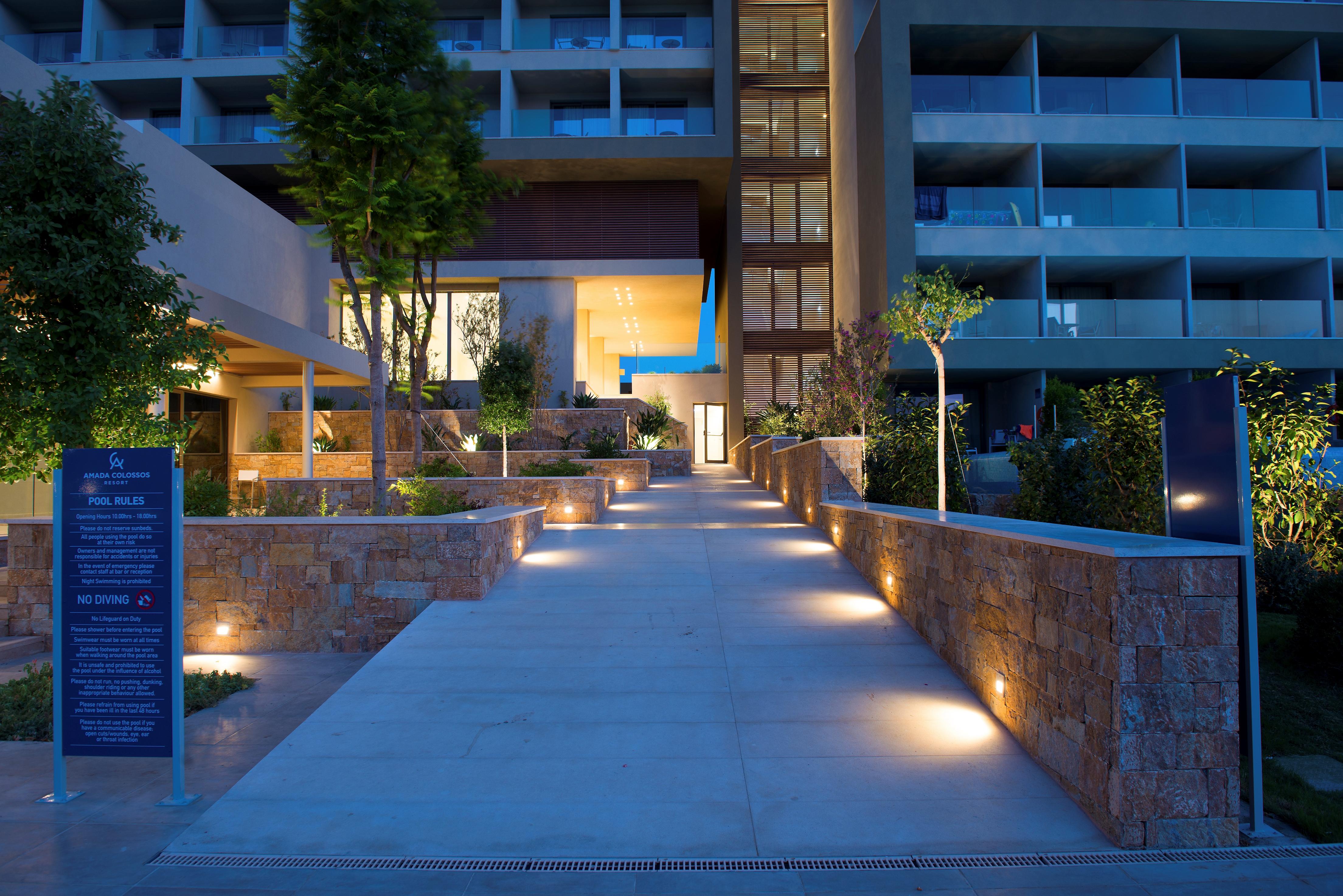 Amada Colossos Complex 5*